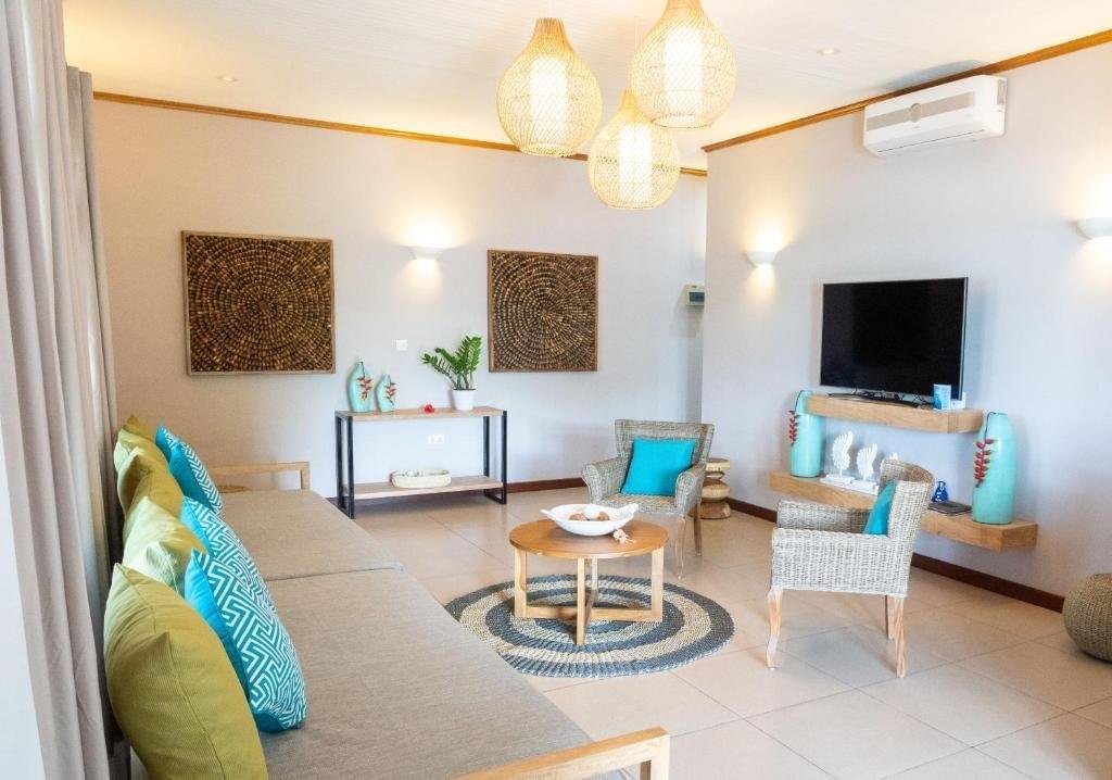 Bungalow in Osapa London